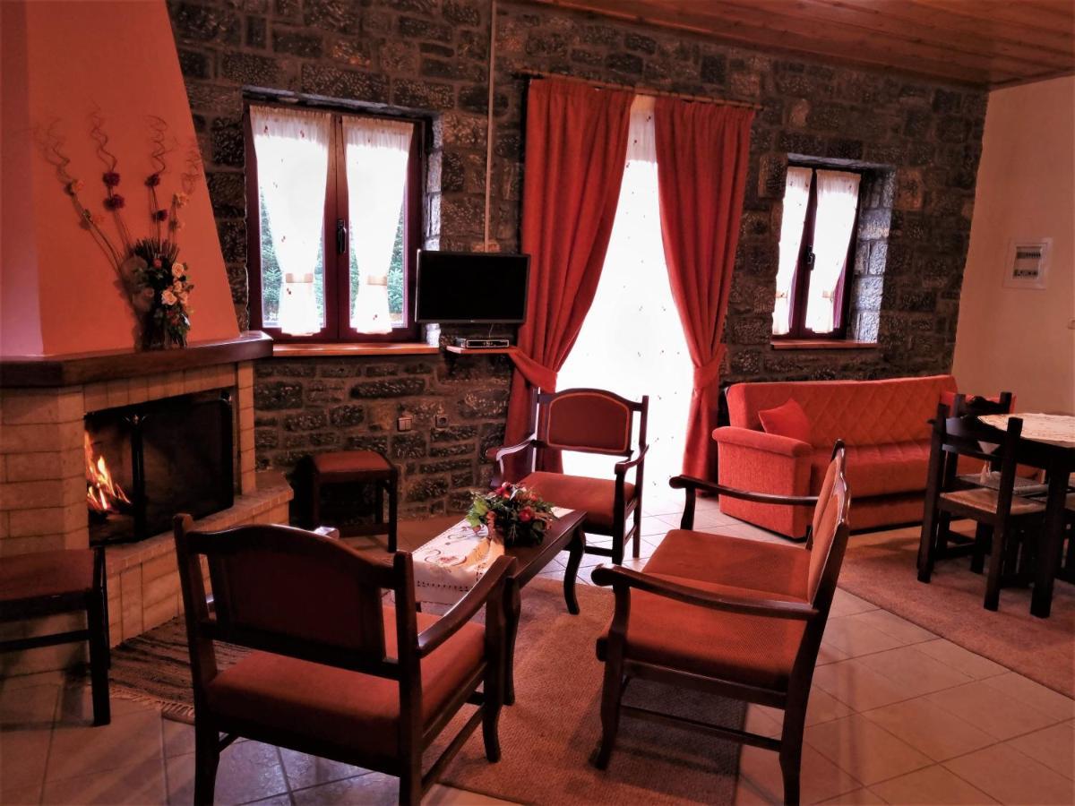 Φιλοξένια Studios Vitina Extérieur photo