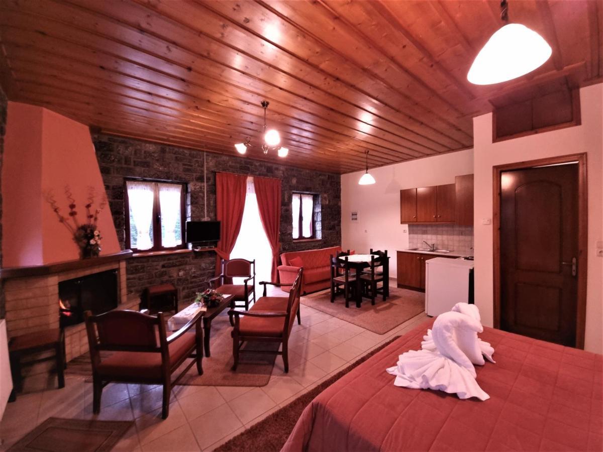 Φιλοξένια Studios Vitina Extérieur photo